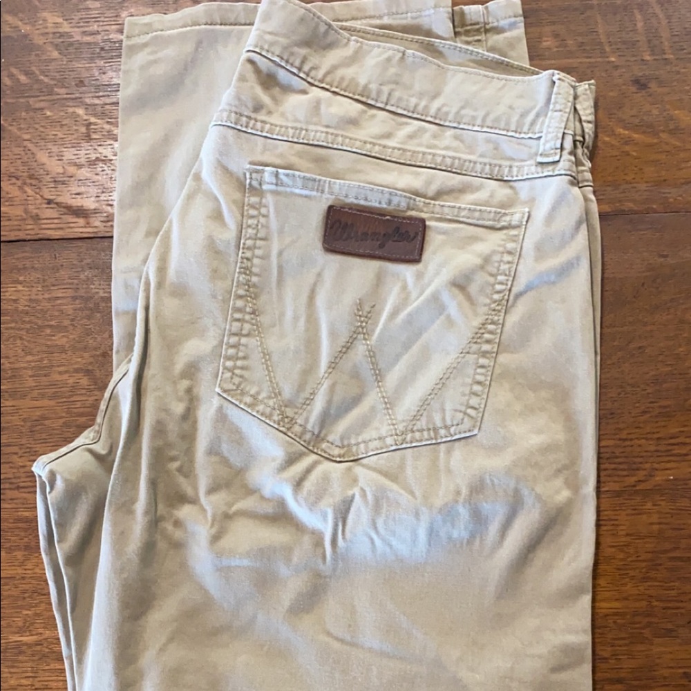 Wrangler khakis slim straight 32x36